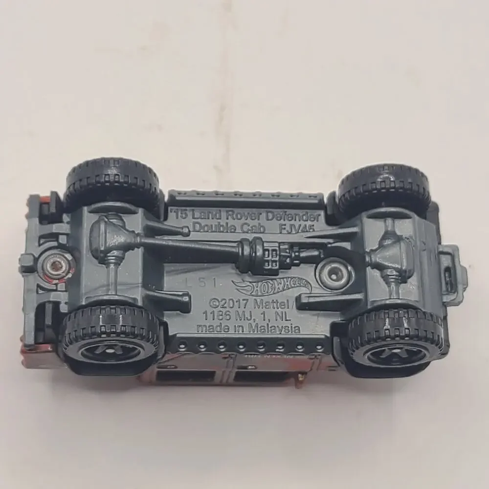 2019 Hot Wheels BAJA BLAZERS '15 Orange Land Rover Defender Double Cab LOOSE
